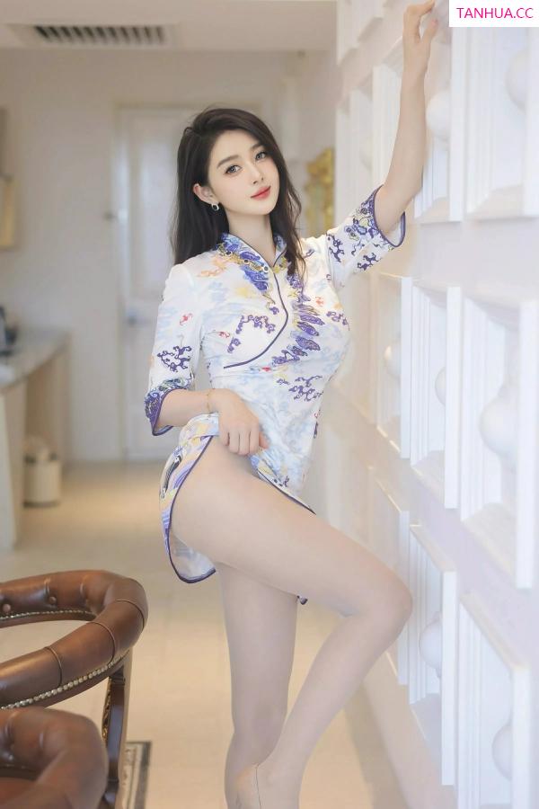   [XiuRen]高清写真图 2025.04.11 No.10144 Candy糖糖 马来西亚旅拍第4张图片